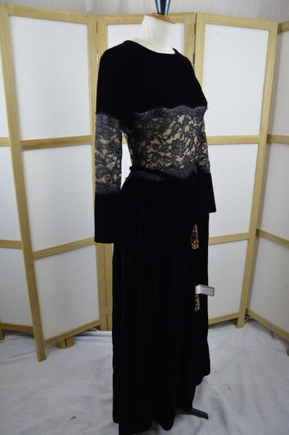CHRISTIAN DIOR PARIS

Robe longue de soirée...