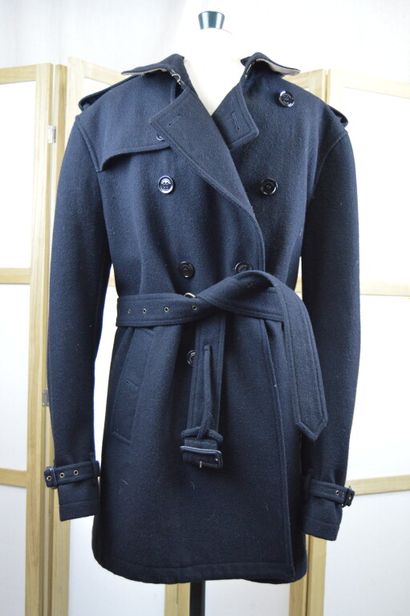 BURBERRY BRIT

Manteau d'homme ¾ en lainage...