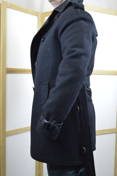 BURBERRY BRIT

Manteau d'homme ¾ en lainage...