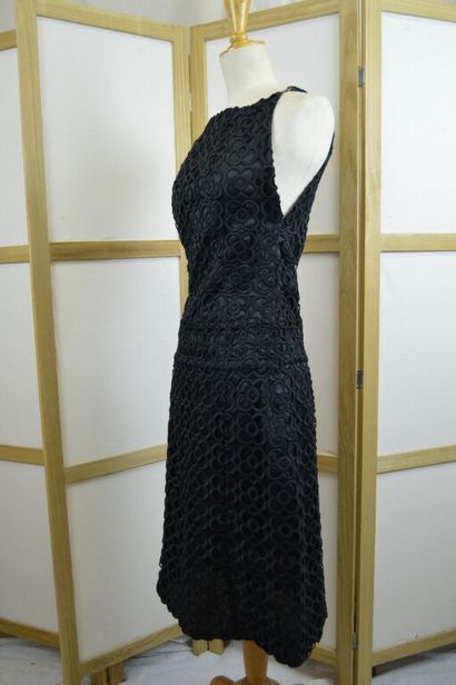 LOUIS VUITTON

Robe droite noire sans manche...