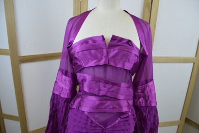 GUCCI

Robe de soirée ou cocktail, en soie...