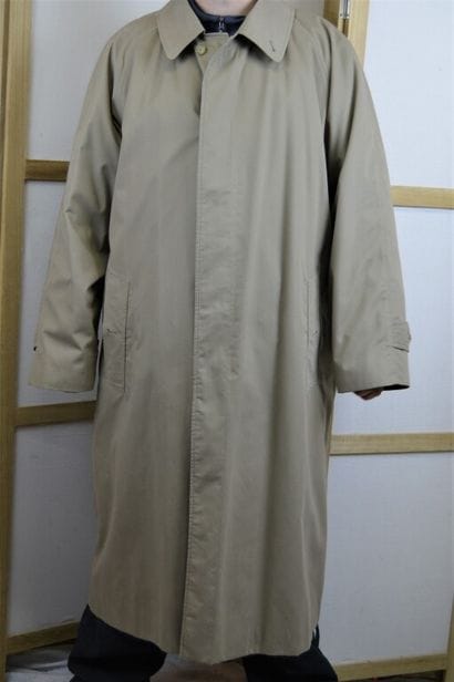 BURBERRYS

Imperméable d'homme raglan kaki,...