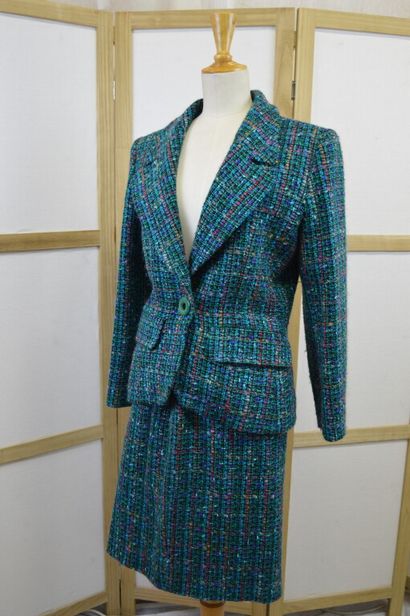YVES SAINT LAURENT, variation. 

Ensemble...