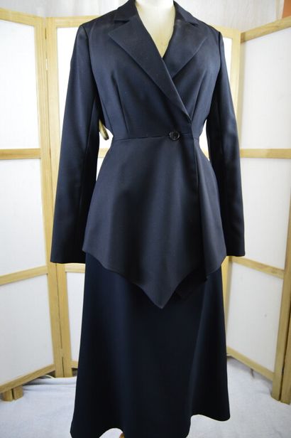 CHRISTIAN DIOR PARIS

Tailleur en mousseline...