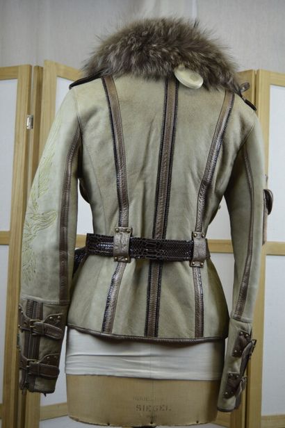 BALMAIN

Veste en peau lainé beige kaki,...