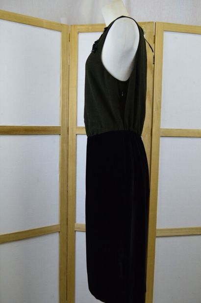 PRADA.

Robe droite sans manches bi-matière,...