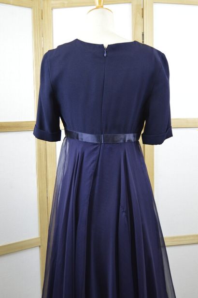 NINA RICCI, haute boutique. 

Robe manches...