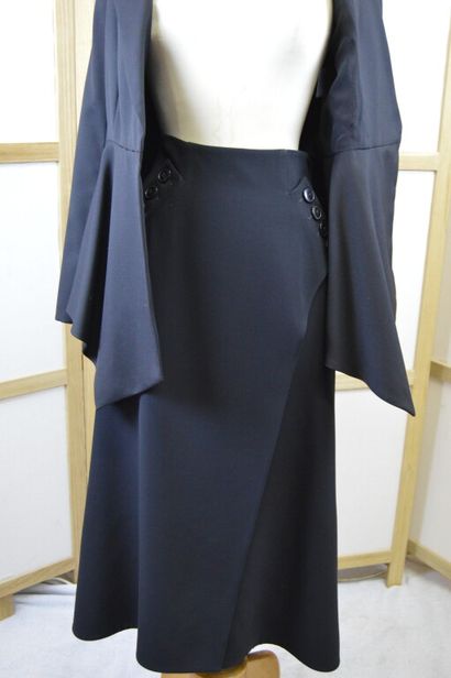 CHRISTIAN DIOR PARIS

Tailleur en mousseline...