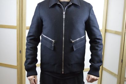 DIOR

Blouson d'homme en lainage noir fermant...