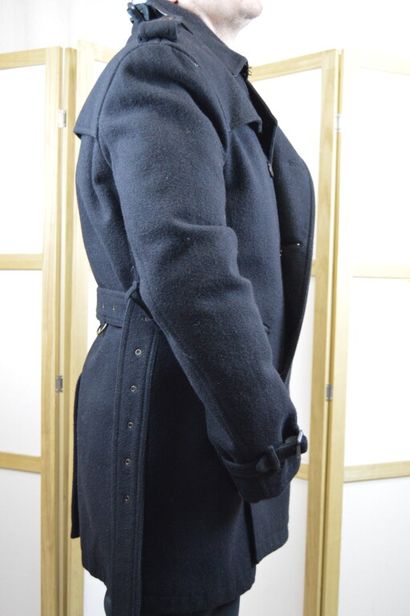 BURBERRY BRIT

Manteau d'homme ¾ en lainage...
