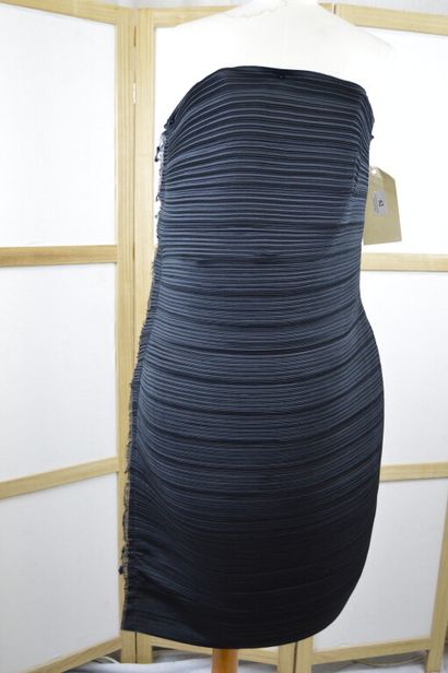 LANVIN. 

Robe bustier en soie noire plissée....