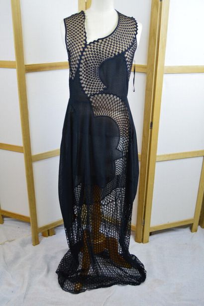 STELLA MCARTNEY

Robe longue en guipure noire...