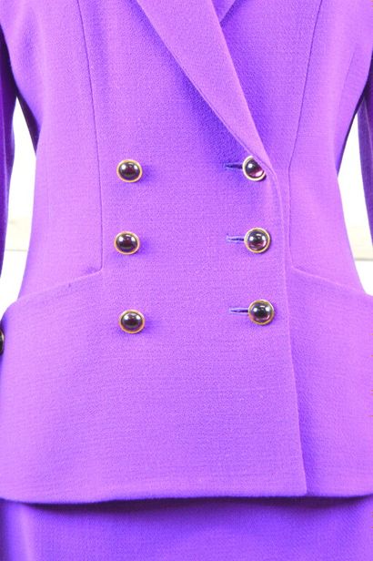 NINA RICCI. 

Edition boutique, Paris. 

Ensemble...