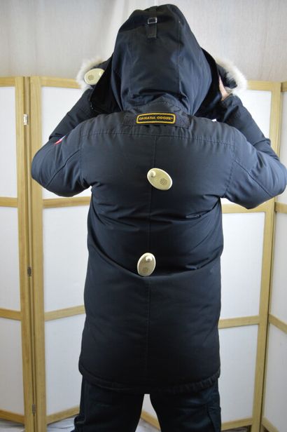 CANADA GOOSE

Parka d'homme noire à capuche...
