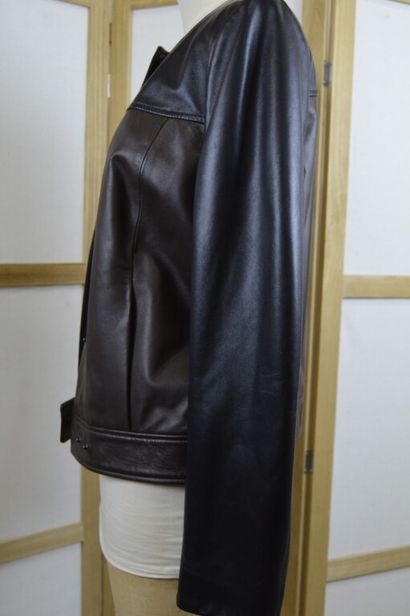 LONGCHAMP

Blouson court en cuir d'agneau...
