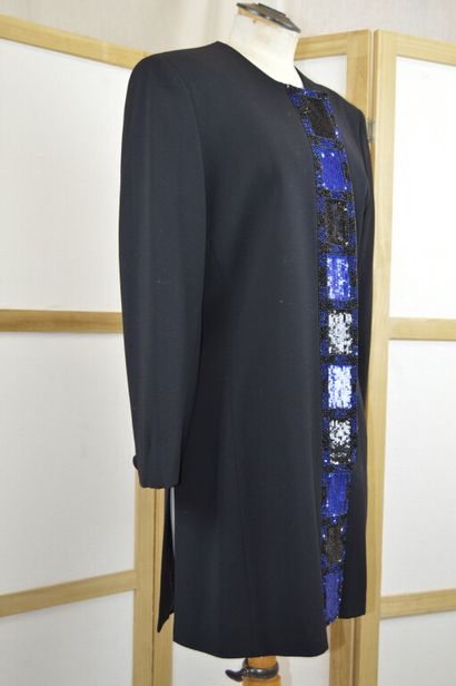 ESCADA COUTURE

Veste longue noire à manches...