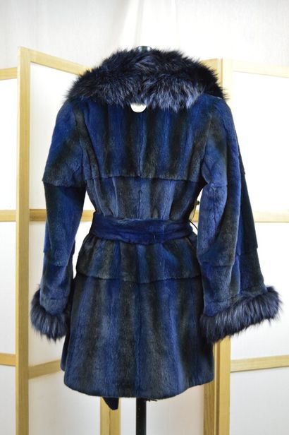 GIANFRANCO FERRE

Manteau ¾ en vison rasé...