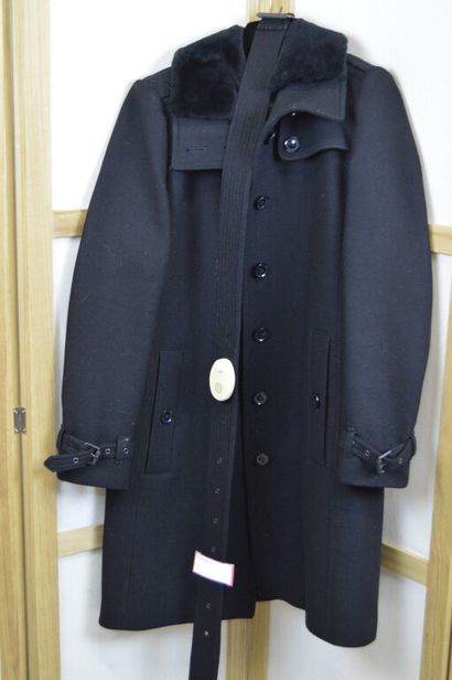BURBERRY BRIT

Manteau d'homme en lainage...