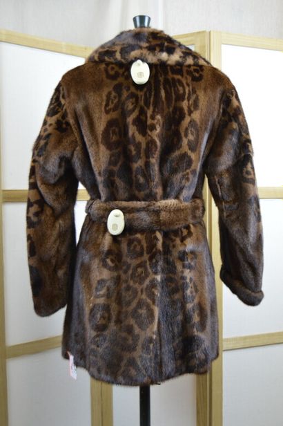 GIANFRANCO FERRE Fourrure 

Manteau 3/4 croisé...