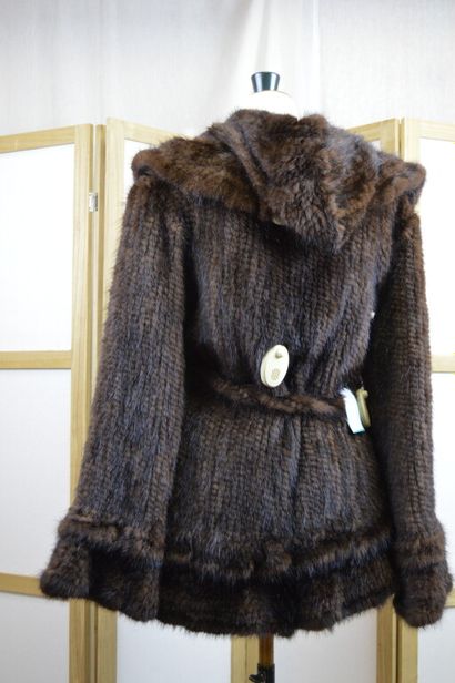 Manteau ¾ à capuche en vison tricoté chocolat,...
