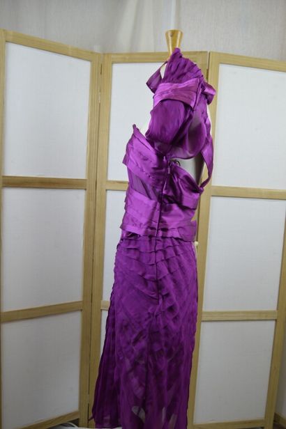 GUCCI

Robe de soirée ou cocktail, en soie...