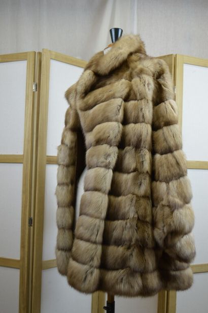 LISKA

Veste style capeline en fourrure zibeline...