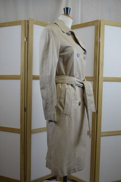BURBERRY LONDON

Trench en cuir beige avec...