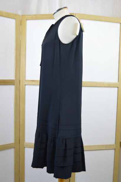 CHLOE. 

Robe droite sans manches en soie...