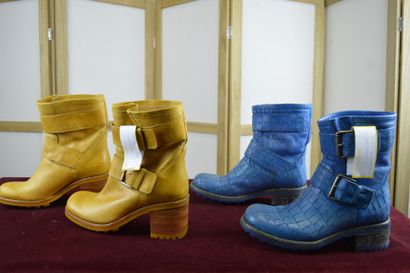FREE LANCE

Lot de deux paires de bottines...