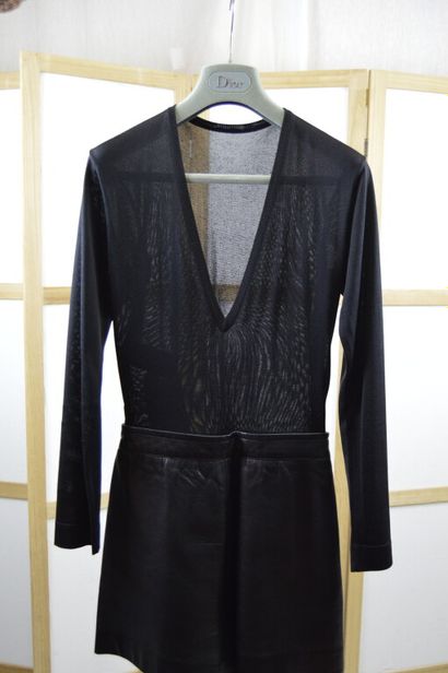 CHRISTIAN DIOR

Combinaison short le haut...