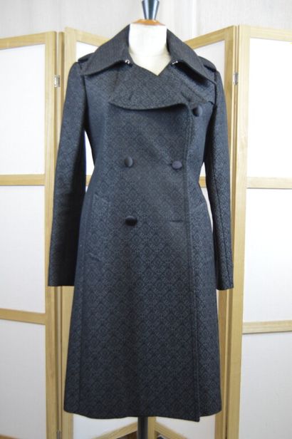 CELINE

Manteau forme trench en tissu damassé...