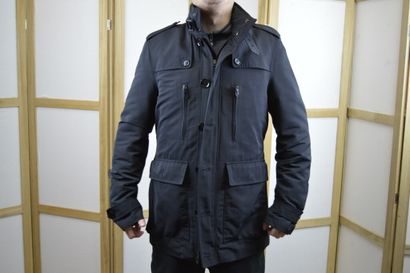 BURBERRY London

Imperméable en nylon noir...