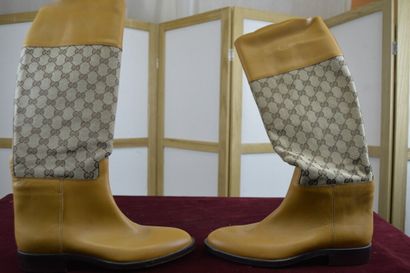 GUCCI Horse, Made in Italy

Paire de bottes...
