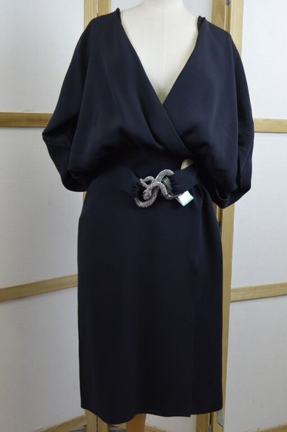 VALENTINO

Numéro 39864. 

Robe à manches...