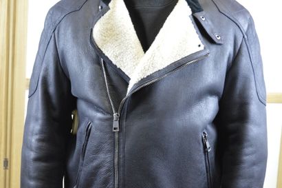 GUCCI

Perfecto d'homme en peau lainée bleu...