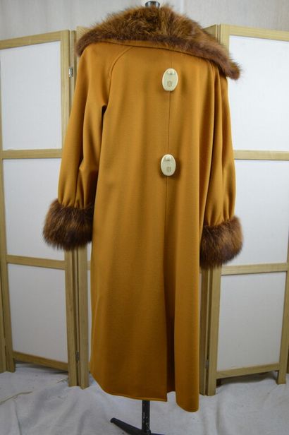 CHRISTIAN LACROIX PARIS

Manteau long en...