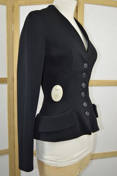CHRISTIAN DIOR PARIS

Veste en crêpe noire...