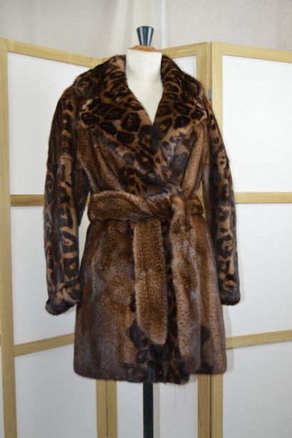 GIANFRANCO FERRE Fourrure 

Manteau 3/4 croisé...