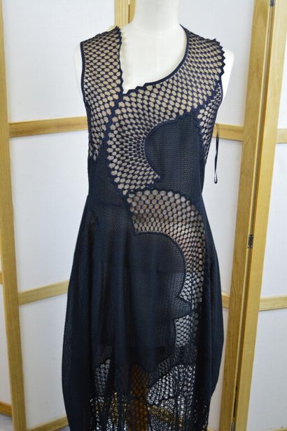 STELLA MCARTNEY

Robe longue en guipure noire...