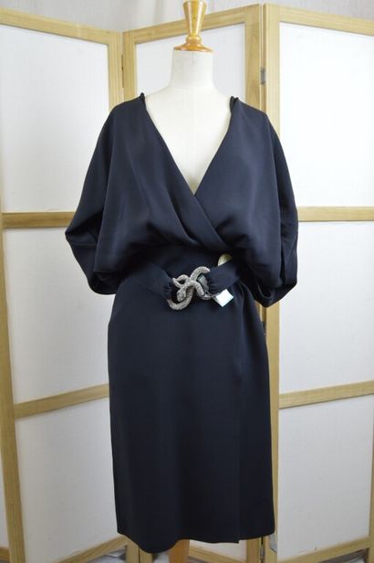 VALENTINO

Numéro 39864. 

Robe à manches...