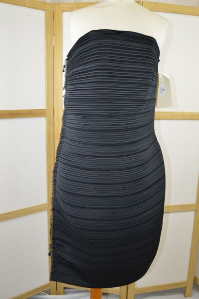 LANVIN. 

Robe bustier en soie noire plissée....