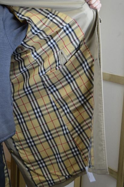 BURBERRYS, Made in England

Imperméable d'homme...