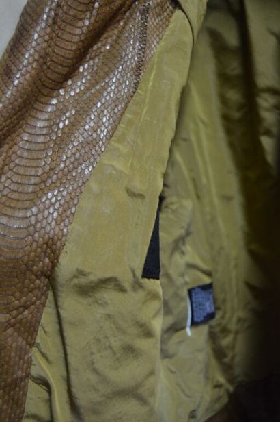 LOU BAROK

Veste à capuche en viselle et...