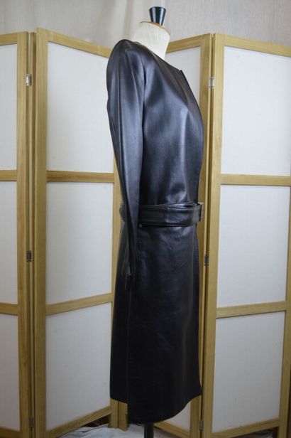 DIOR

Veste longue en cuir d'agneau noir,...