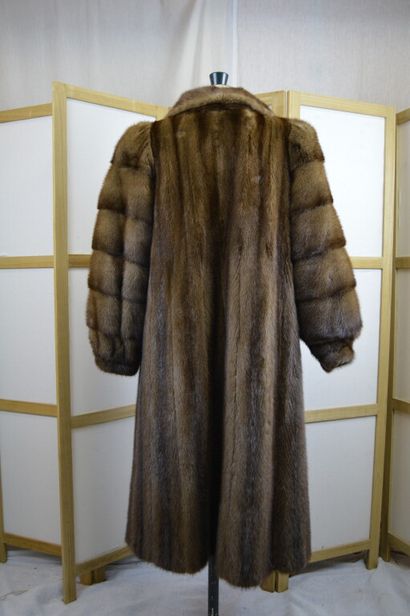 VALENTINO haute couture

Manteau long en...