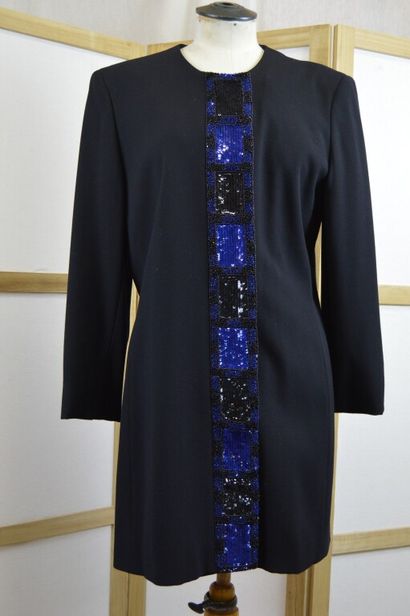 ESCADA COUTURE

Veste longue noire à manches...