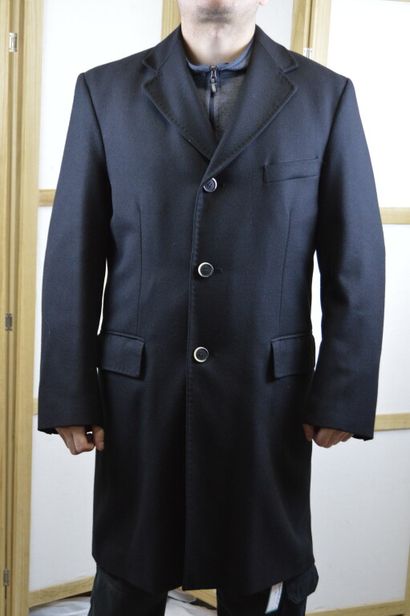 BALMAIN

Manteau d'homme ¾ en lainage noir

Taille...