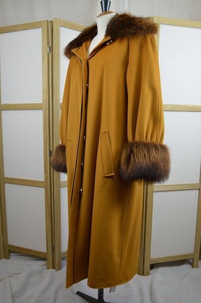 CHRISTIAN LACROIX PARIS

Manteau long en...