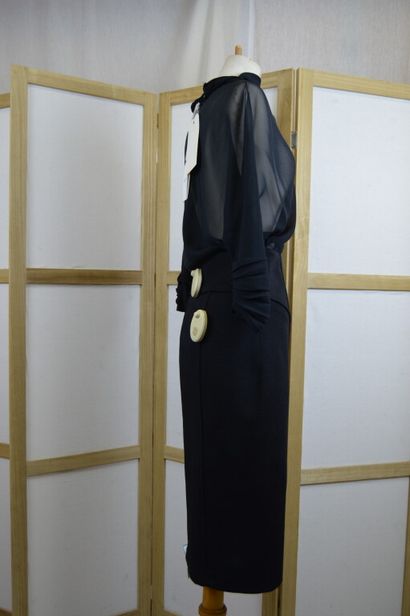 VALENTINO 

Robe bi-matière noire à manches...
