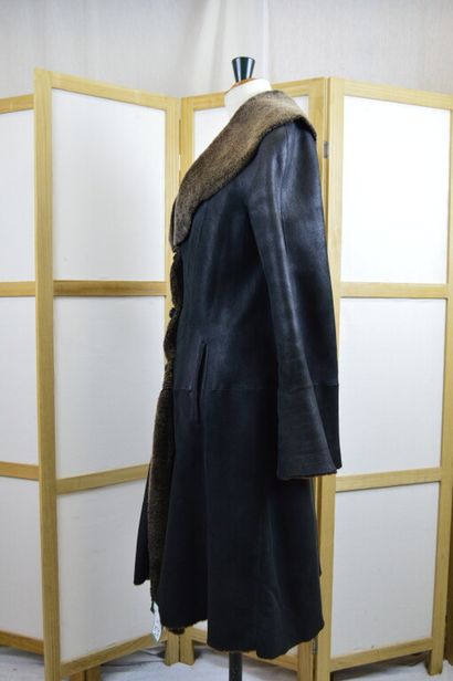 ARMANI COLLEZIONI

Manteau long peau lainé...